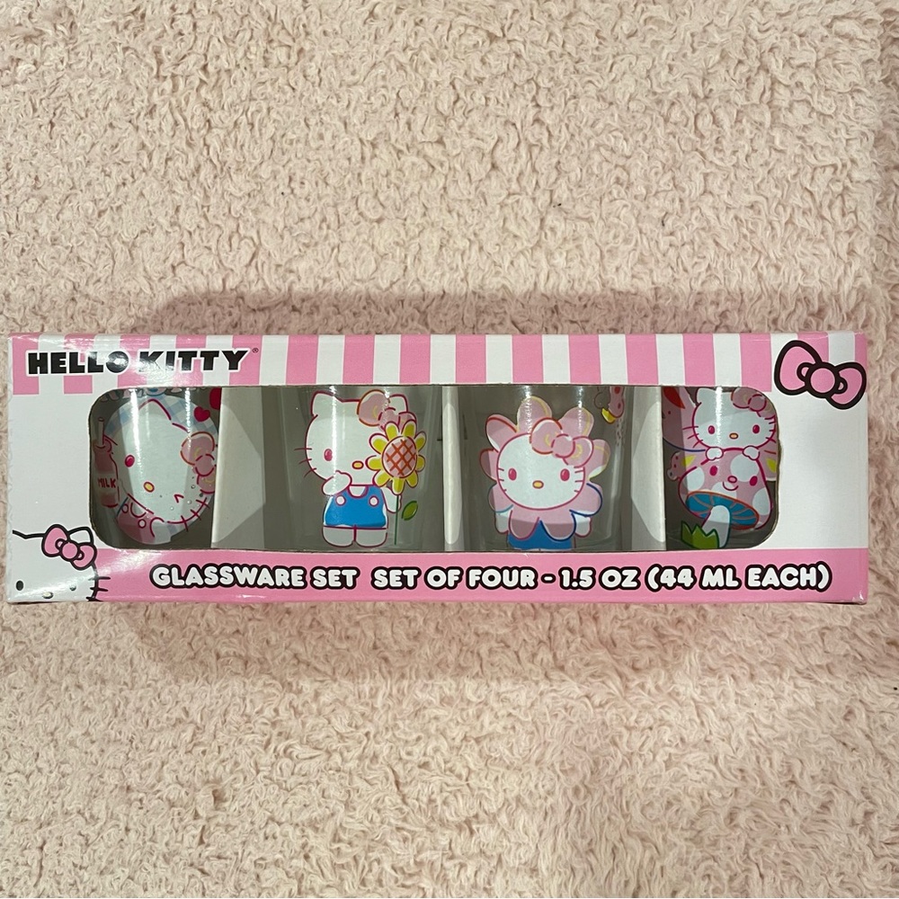 Hello Kitty Shot Glasses - Picture 1 of 4